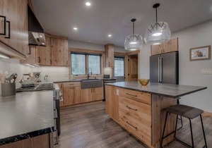 Ski-In/Out Townhome w/Hot Tub & Lovely Mtn Views!