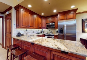 Ski-in/out villa w/fireplace, alpine view, fast WiFi & shared pool/hot tub/W/D