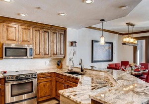 Ski-In & Out Your Doorstep! Pool/Hot Tub, Great Village Access!