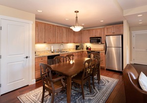Ski in/Ski Out 2bed/2bath Mountainside Escape