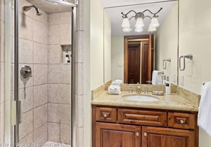 Ski-in ski-out 3 bedroom condo with private patio, hot tub & heated pool