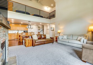 Ski-In/Ski-Out Granby Penthouse w/Mountain Views!