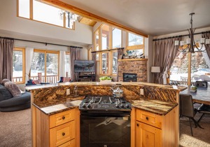 ♥ Slopeside Retreat | Large & Built For Families | Sleeps 17! | Ski Hill Views