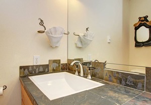 Snowdrift Peak 203 - 2 Br Condo - Lake/Mountain Views!