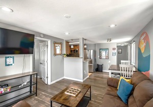 Spacious 3Bed Ranch Bonus Room, King Beds & Fenced Yard in Denver Dog Friendly