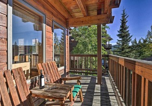 Spacious Breckenridge Condo: Walk to Ski Lifts!