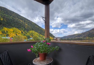 Spacious Condo in Telluride-Beautiful West Views!