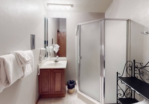Spacious Condo + Loft w/Shared Outdoor Heated Pool, Private Hot Tub, & Free WiFi