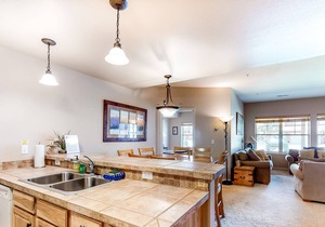Spacious Condo w/ Gas Fireplace, WiFi, W/D - Steps to Shuttle/Fraser River Trail