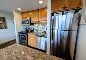 Spacious Family Condo with Pool and Hot Tub Onsite