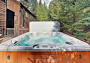 Spacious Townhome with Hot Tub, Adjacent to Gore Creek | 4.5 Miles to Vail