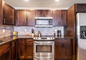 Spectacular Home near Breweries & River District!