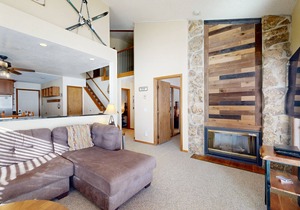 Spectacular Mountain Condo + Loft w/Private Hot Tub, Free WiFi, Shared Pool, W/D