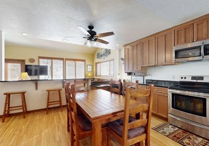 Spectacular Mountain Condo + Loft w/Private Hot Tub, Free WiFi, Shared Pool, W/D