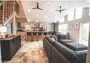 St. Mary's mountain retreat with hot tub - sleeps 10