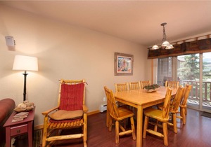 ★ Stay Downtown in Style | Mtn Modern Townhome | Private Hot Tub & Heated Garage