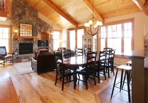 Steam Shower, Hot Tub, ski bus route, heated garage Tesla charger, Mountain View