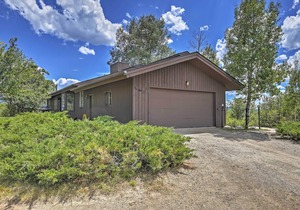 Steamboat Springs Home w/Hot Tub + Mtn Views