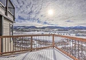 Stunning Condo in Fraser with Mountain Views!