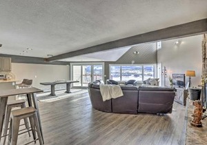 Stunning Condo in Fraser with Mountain Views!