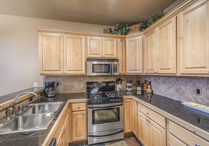 Stunning townhome. Few minutes from Winter Park Ski Resort and Town of WP