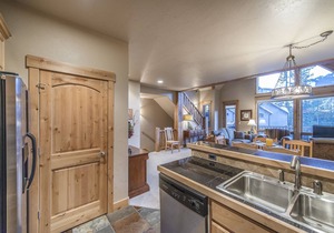 Stunning townhome. Few minutes from Winter Park Ski Resort and Town of WP