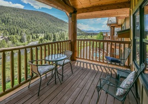 Stunning views and a quick walk to the ski lifts