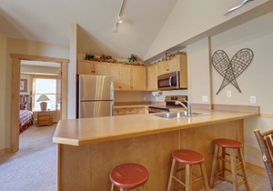 Stunning Views, Next to Lift! 2 Outdoor Hot Tubs & Entertainment Area - CS210