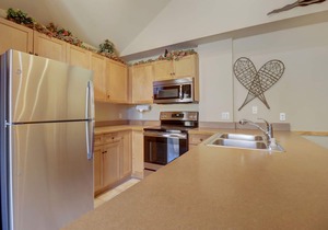 Stunning Views, Next to Lift! 2 Outdoor Hot Tubs & Entertainment Area - CS210
