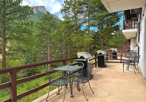 Suite with Two person Jetted tub, Private Patio with Grill and River View.