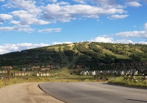 SUMMER IN THE ROCKIES! 2BR/2BA-HIKE, BIKE, GOLF, FISH-GREAT LOCATION!