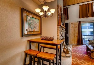 Tastefully Decorated Emmons Condo Condo