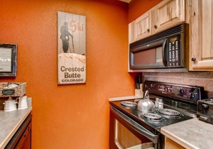 Tastefully Decorated Emmons Condo Condo