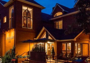 The Bradley Boulder Inn