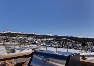 The Hilltop Haven w Hot Tub & The Best Views!