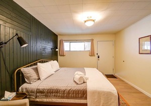 The Old Tale Inn - King room w/ Hot Tub