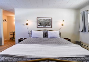 The Old Tale Inn - King room w/ Hot Tub