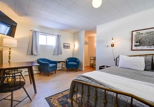 The Old Tale Inn - King room w/ Hot Tub