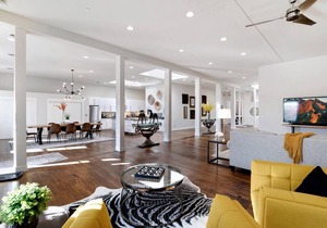The Penthouse Loft in the Heart of Old Town