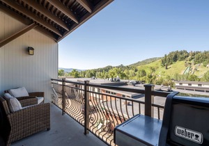 The Victoria Downtown | Prime Location | Pet Friendly