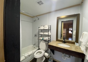 This one bedroom cabin is for 2 and has 2 twin bed
