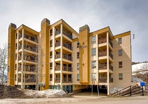 Three-Bedroom Condo - Whetstone 301