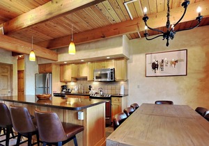 🌲Timberline B2A Deluxe 3-Bedroom ~Hot Tub~Pool~WiFi~Ski-in/out~Local Shuttle🌲