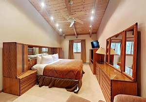 Timberline Condominiums 2 Bedroom plus Loft 3 Bath Deluxe Unit B3H
