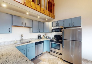 Top-floor w/Mountain View