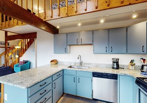 Top-floor w/Mountain View