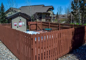 Townhome w/ 3 Bedrooms + Bunk Area, Shuffleboard & Outdoor Hot Tub!