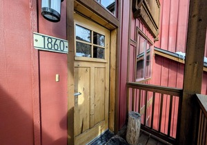 Townhome with free shuttle & private laundry