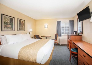 Travelodge by Wyndham Colorado Springs Airport/Peterson AFB