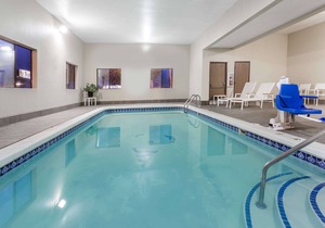 Travelodge by Wyndham Longmont